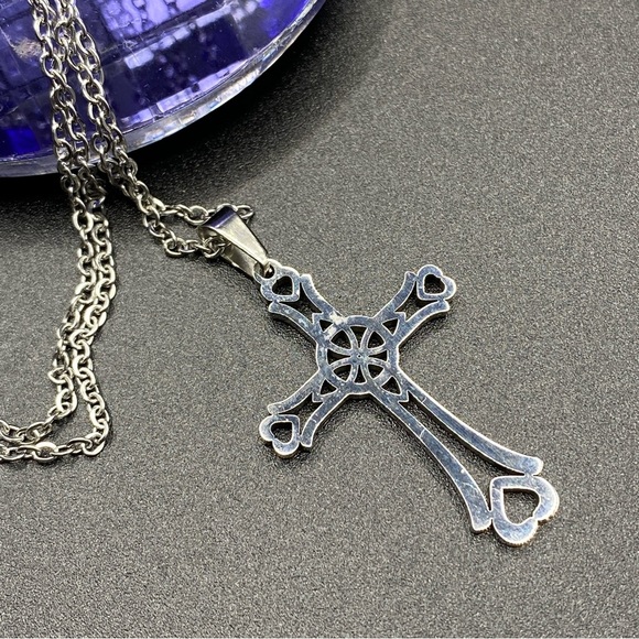 Stainless Steel Christian Cross On Chain Necklace - Picture 2 of 6